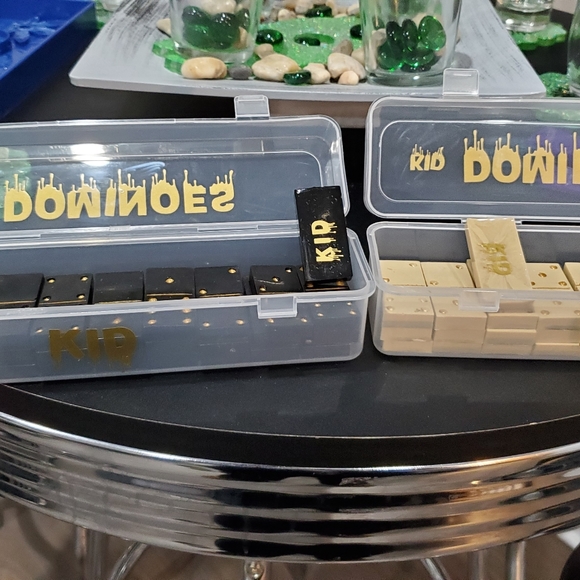 Custom items and purses and hats - Picture 9 of 16